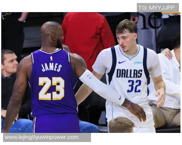 布克承认犯规认为詹姆斯未必能投中关键球