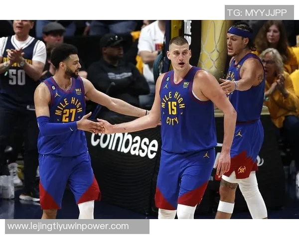 斯潘塞琼斯：掘金替补席对约基奇的表现感到无奈与失望