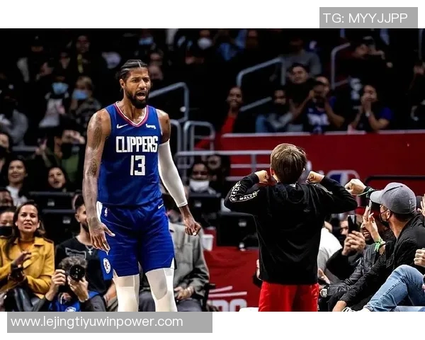 攻防兼备的保罗乔治全场表现出色11投7中贡献23分4篮板5助攻2抢断1盖帽正负值高达25 攻防兼备的保罗乔治全场表现出色11投7中贡献23分4篮板5助攻2抢断1盖帽正负值高达25