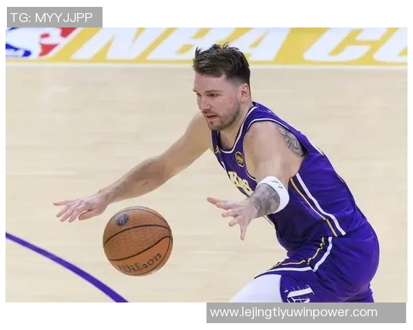 湖人全场失误频频东詹里合计17次东契奇独自9次表现堪忧 湖人全场失误频频东詹里合计17次东契奇独自9次表现堪忧