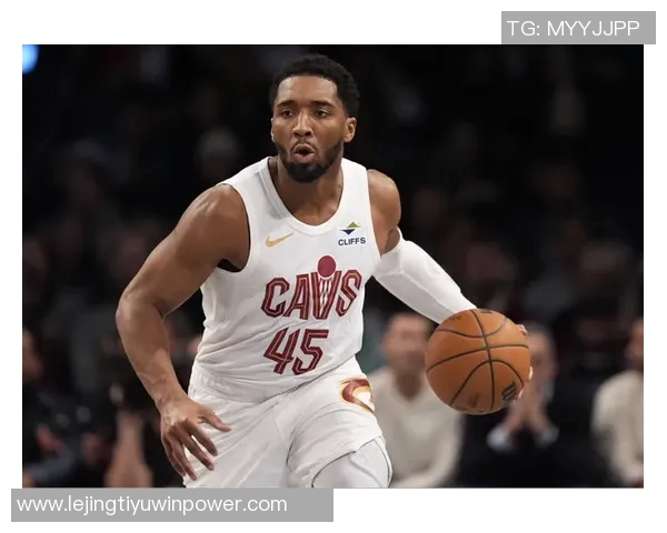 米切尔第三节狂砍15分助力球队领先20分展现绝佳状态 米切尔第三节狂砍15分助力球队领先20分展现绝佳状态